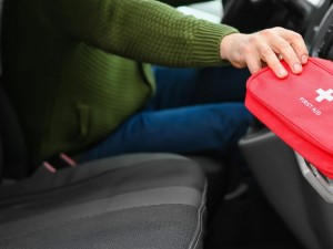 Trusa de Prim Ajutor Obligatorie pentru Autovehicule conform Legislației