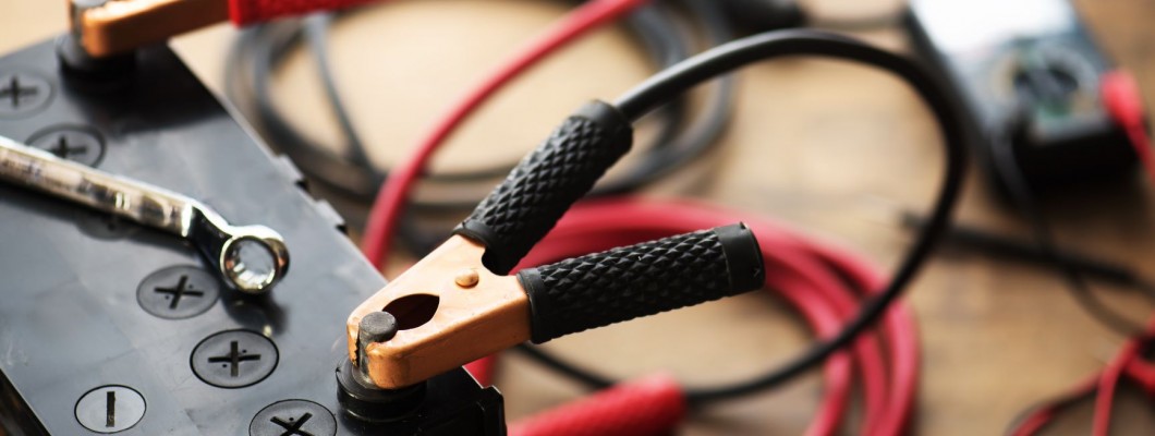 Incarcator Acumulator Auto: Ce Trebuie Sa Stii Despre Mentenanta Bateriei Tale