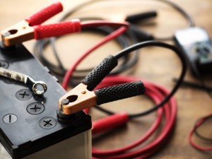 Incarcator Acumulator Auto: Ce Trebuie Sa Stii Despre Mentenanta Bateriei Tale