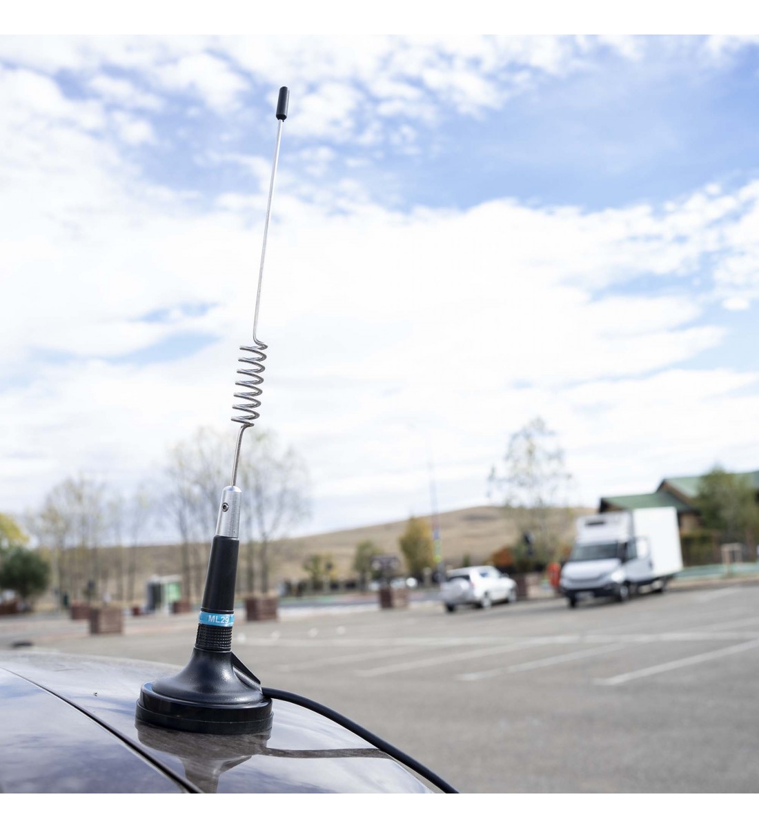 Antena CB PNI ML29 lungime 34 cm, cu magnet inclus diametru 70 mm si cablu RG58 Antena CB PNI ML29 lungime 34 cm, cu magnet inclus diametru 70 mm si cablu RG58