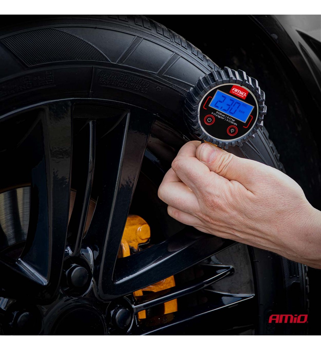 Manometru digital pentru presiunea anvelopelor cu cap rotativ și supapă de aerisire 17 bar AMIO-04464