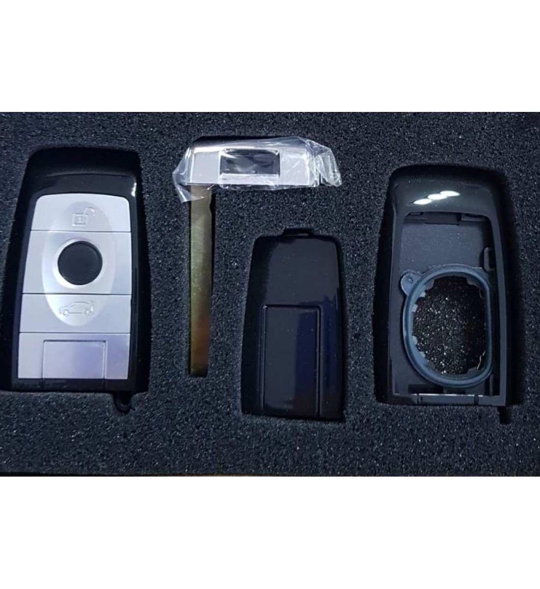 Carcasa cheie Smartkey BMW 3 but neagra Carcasa cheie Smartkey BMW 3 but neagra